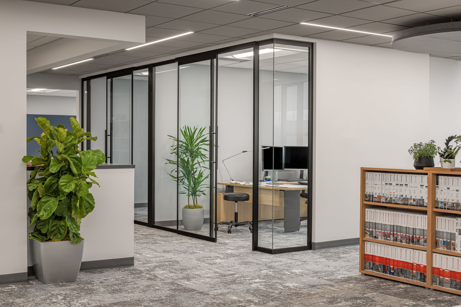 Arch. Commercial, photograph 22 of 219