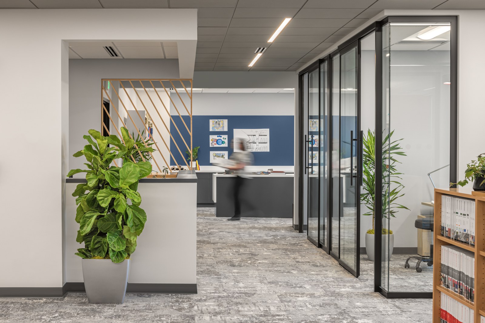 Arch. Commercial, photograph 24 of 211